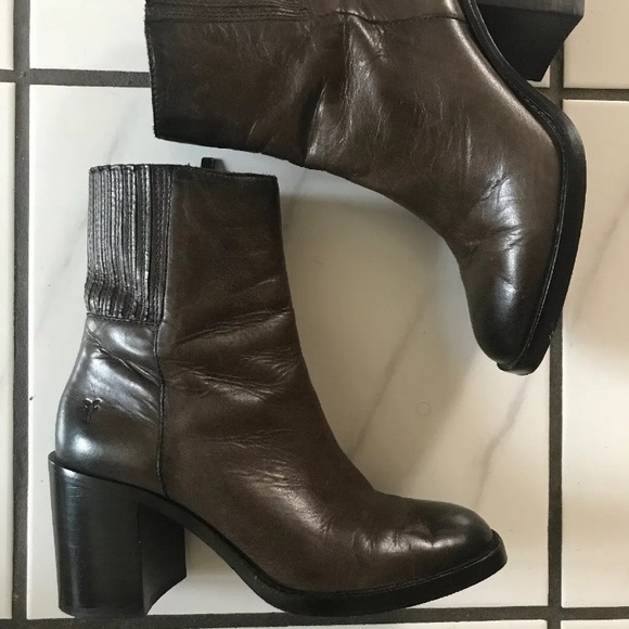 Frye Pia Chelsea Leather Boots. Size 7. Color Slate. Excellent cond Retail $358. - Picture 4 of 9